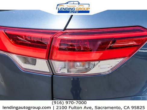 Used 2019 Toyota Highlander XLE w/ Carpet Mat Package (TMS) image 8