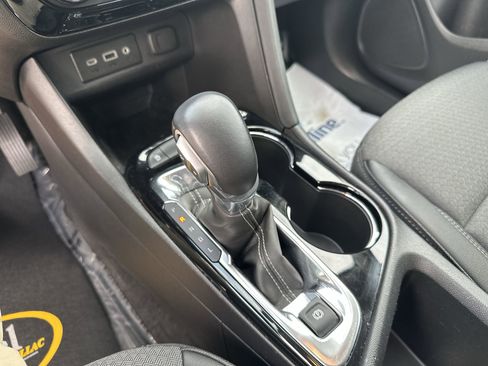 Certified 2023 Buick Encore GX Select FWD image 19