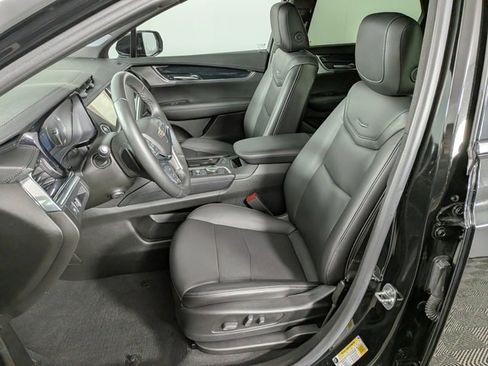 Certified 2025 Cadillac XT5 Premium Luxury w/ LPO, Floor Liner Package image 18