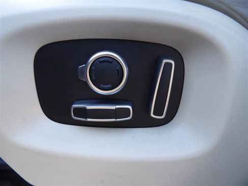 Used 2016 Land Rover Range Rover Sport HSE image 31