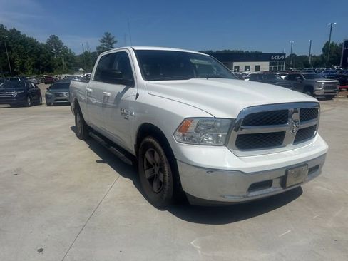 Used 2019 RAM 1500 Classic SLT RWD image 4