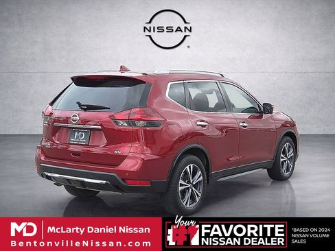 Used 2019 Nissan Rogue SV w/ Sun & Sound Touring Package image 5