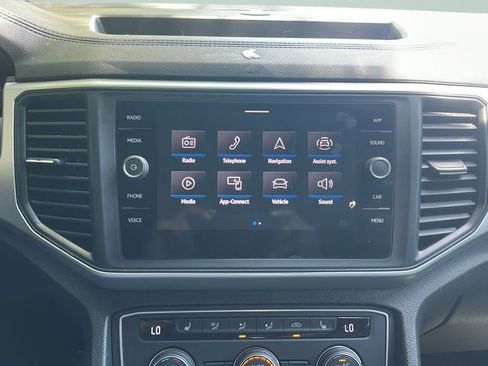 Used 2021 Volkswagen Atlas Cross Sport SE image 17