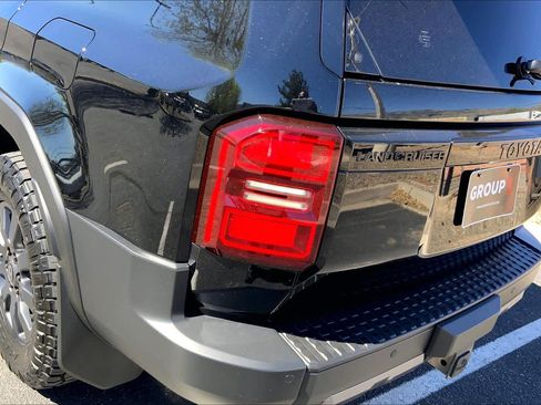 Used 2025 Toyota Land Cruiser w/ Premium Package image 28