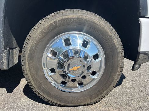 Used 2025 Chevrolet Silverado 3500 High Country w/ High Country Premium Package AWD/4WD image 10