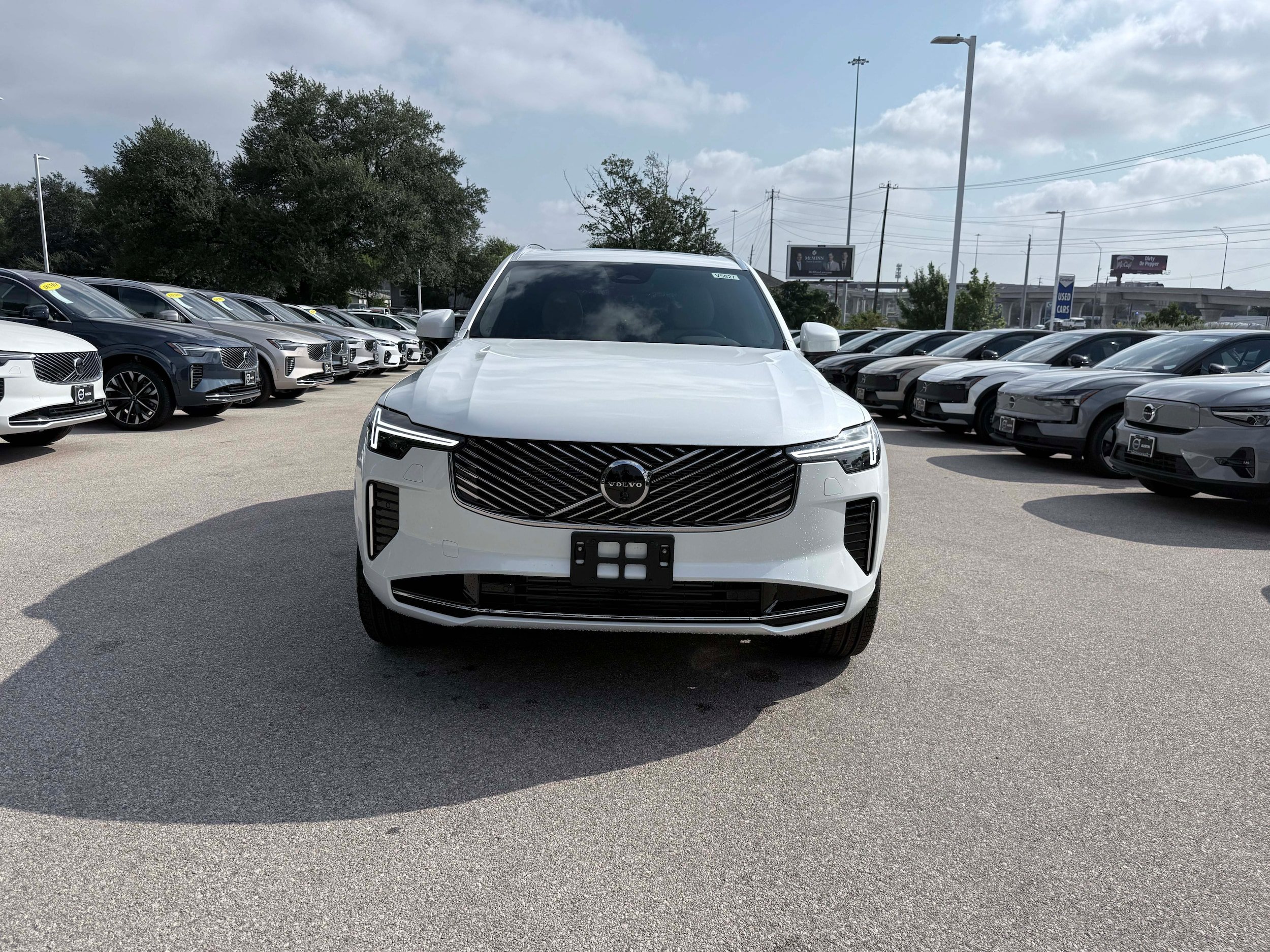 New 2026 Volvo XC90 T8 Plus AWD/4WD image 9