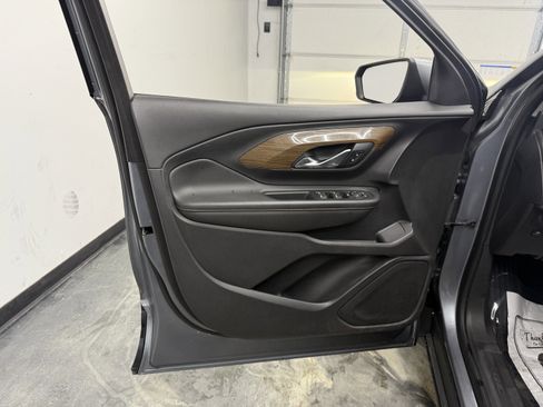 Used 2019 GMC Terrain SLE w/ Driver Convenience Package image 10