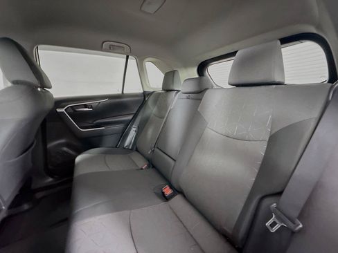 Used 2022 Toyota RAV4 XLE FWD image 29