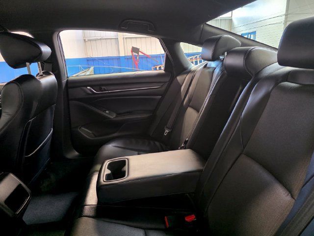 Used 2018 Honda Accord Sport image 19