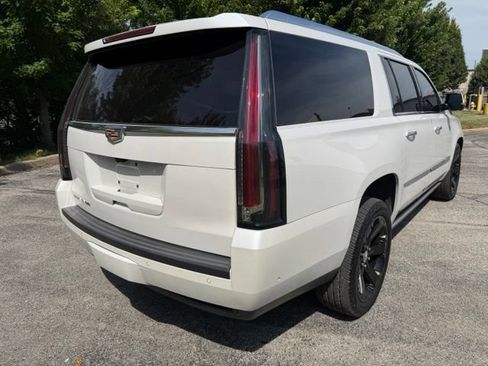 Used 2017 Cadillac Escalade ESV Platinum AWD/4WD image 3