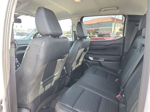 Used 2025 Ford Ranger Lariat w/ FX4 Off-Road Package AWD/4WD image 9