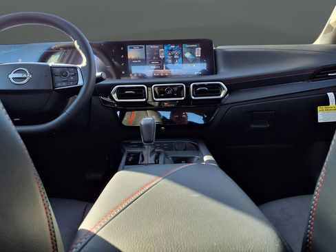 New 2026 Nissan Sentra SR w/ SR Premium Package FWD image 23