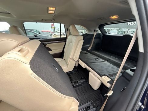 Used 2020 Toyota Highlander Limited AWD/4WD image 30