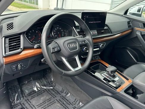 Used 2023 Audi Q5 2.0T Premium w/ Convenience Package AWD/4WD image 37