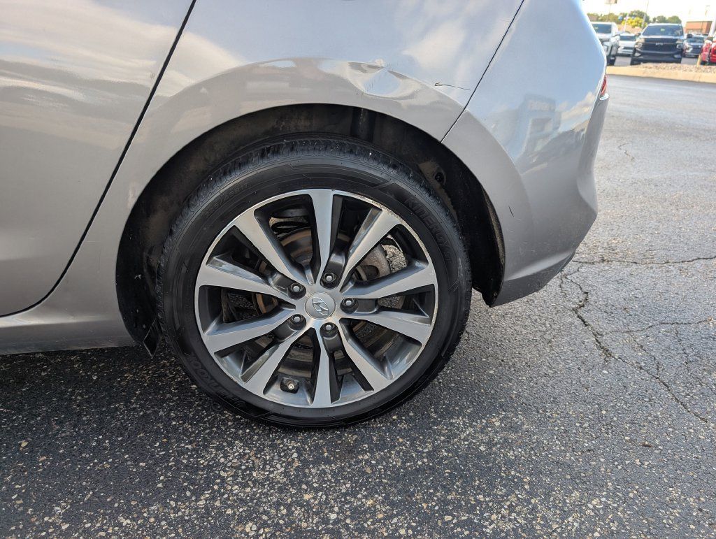 Used 2020 Hyundai Elantra GT FWD image 21