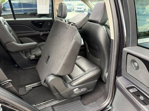 Used 2023 Lincoln Aviator Grand Touring AWD/4WD image 12