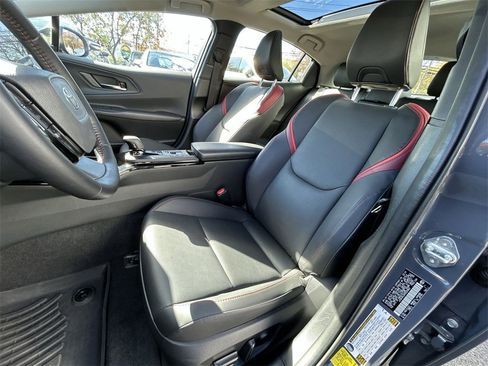 Used 2024 Toyota Prius Prime Premium image 15