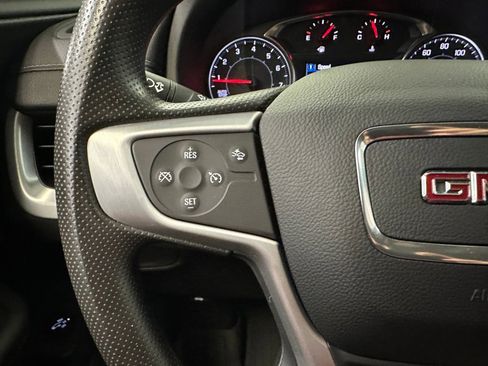 Used 2022 GMC Terrain SLE w/ Driver Convenience Package image 8