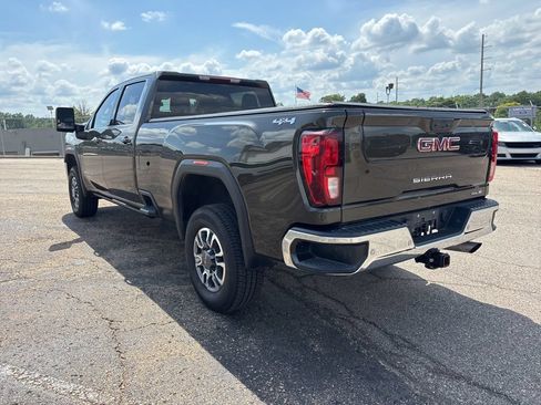 Used 2023 GMC Sierra 3500 SLE w/ SLE Convenience Package AWD/4WD image 5