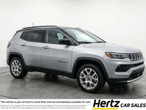 Used 2025 Jeep Compass Limited image 1