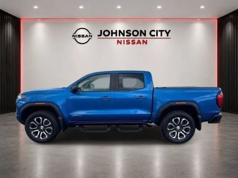 Used 2024 GMC Canyon AT4 w/ AT4 Premium Package AWD/4WD image 8
