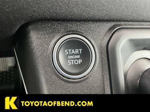 Used 2022 Land Rover Defender 90 image 19