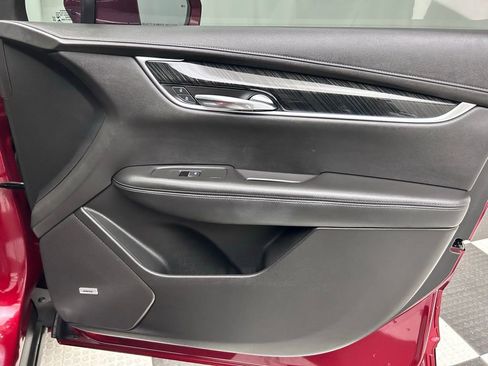 Used 2020 Cadillac XT6 Premium Luxury AWD/4WD image 18