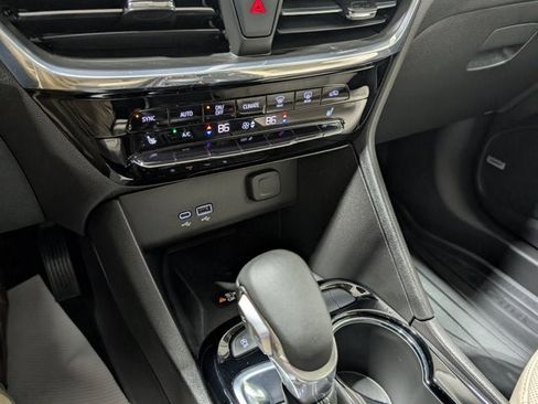 Used 2025 Buick Encore GX Avenir w/ Avenir Technology Package image 25