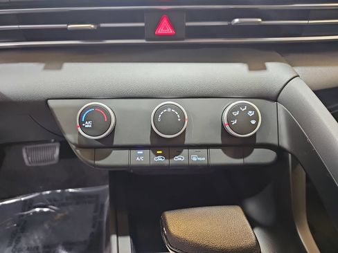 New 2026 Hyundai Elantra SE FWD image 25