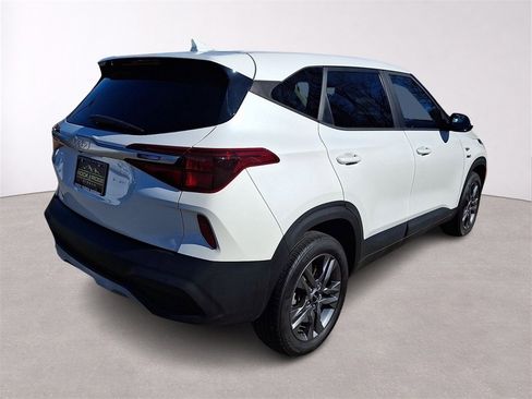 Used 2023 Kia Seltos LX image 7