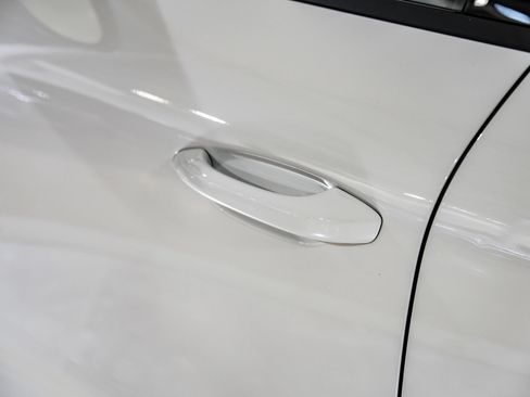 Used 2023 Porsche Macan AWD/4WD image 52