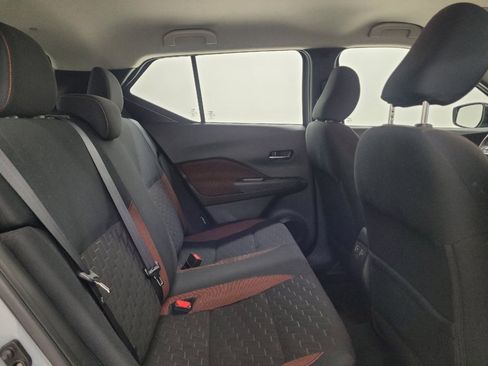 Used 2022 Nissan Kicks SR w/ Interior Electronics Package FWD image 19
