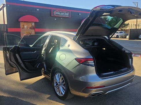 Used 2021 Maserati Levante GranLusso image 20