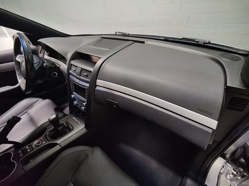 Used 2009 Pontiac G8 GXP RWD image 12