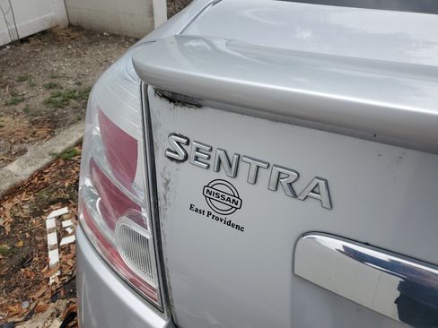 Used 2011 Nissan Sentra 2.0 SL w/ SL Special Value Pkg FWD image 7