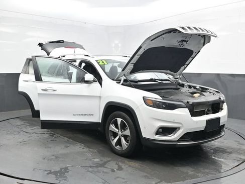Used 2021 Jeep Cherokee Limited AWD/4WD image 38