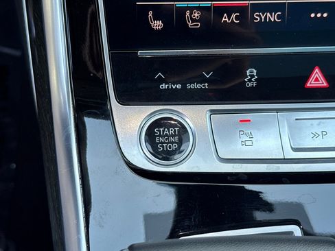 Used 2023 Audi Q7 3.0T Prestige image 23