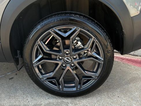 Used 2026 Nissan Kicks SR FWD image 9