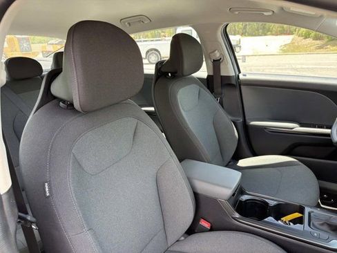 Used 2025 Kia K4 FWD image 16
