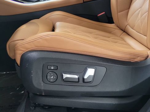 Used 2025 BMW X5 sDrive40i w/ M Sport Package RWD image 28