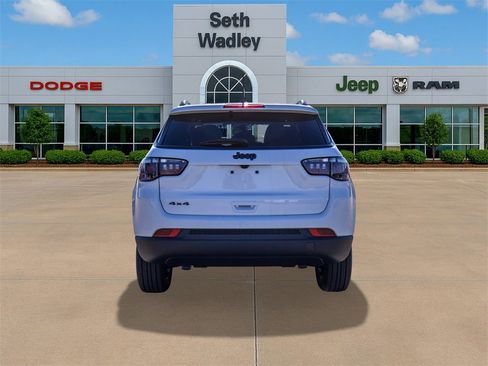 New 2026 Jeep Compass Latitude image 6