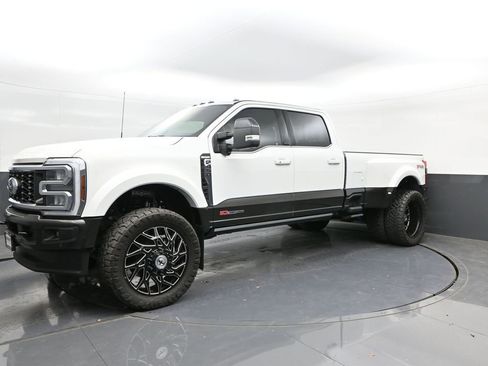 Used 2025 Ford F450 King Ranch w/ FX4 Off-Road Package image 34