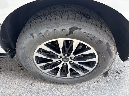 Used 2025 Ford Expedition Max Platinum AWD/4WD image 7