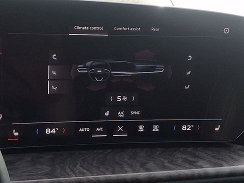 Used 2025 Audi Q5 Premium Plus w/ Premium Plus image 16