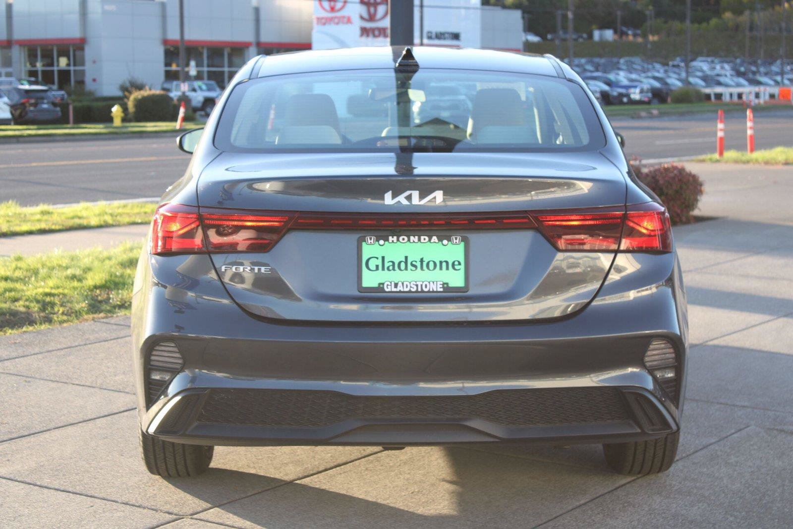 Used 2023 Kia Forte LXS FWD image 4