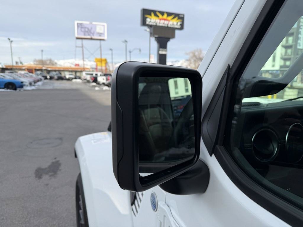 Used 2023 Jeep Wrangler Unlimited Sahara w/ Cold Weather Group AWD/4WD image 16