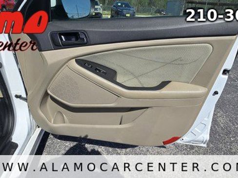 Used 2015 Kia Optima LX image 18