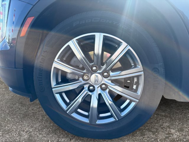 Used 2021 Cadillac XT4 Premium Luxury w/ Cold Weather Package FWD image 14