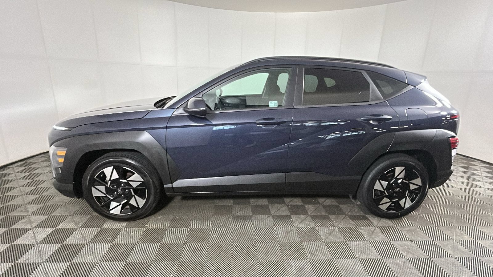 Used 2025 Hyundai Kona SEL FWD image 6
