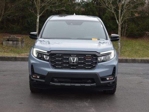 Used 2025 Honda Ridgeline TrailSport+ image 2